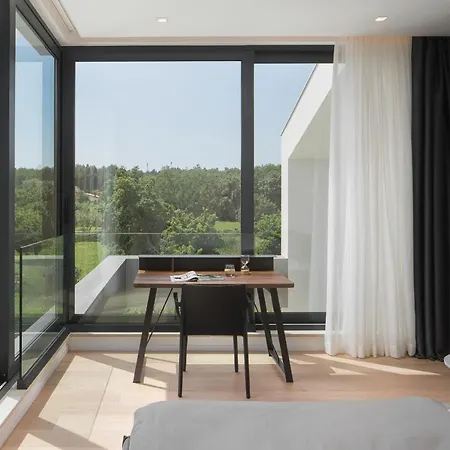 Eden Villa *